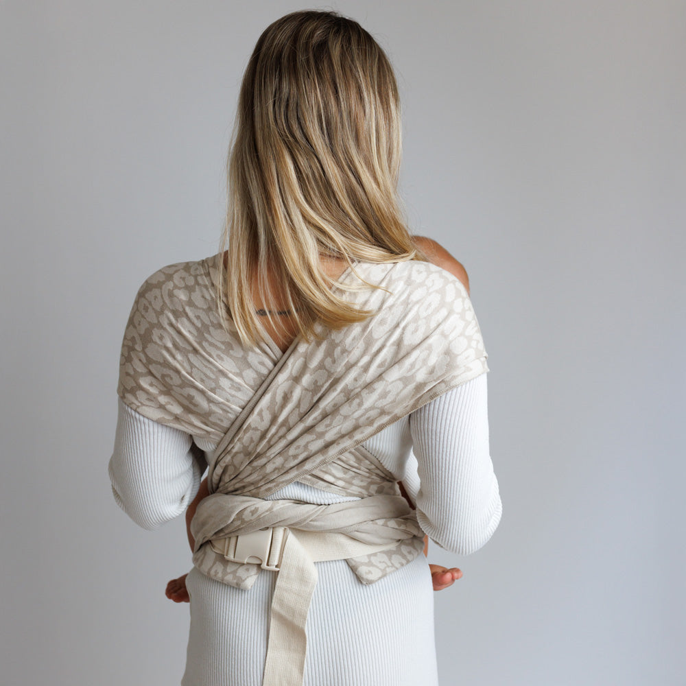 COCOOME® HELIUM Plus - elastische Babytrage Wrapconversion - Leo Beige cocoome