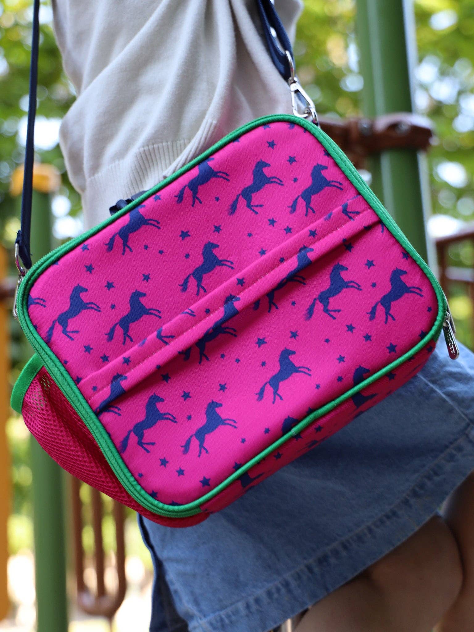Yumbox Classic Lunch Bag – Isolierte & wasserabweisende Brotdose-Tasche mit 3 Trageoptionen - Pferde Yumbox