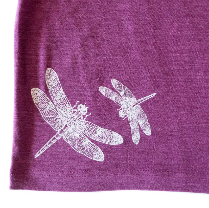 Glückskind Shirt Merinowolle & Seide - Zwetschke mit Libelle - Familienbande - Glückskind