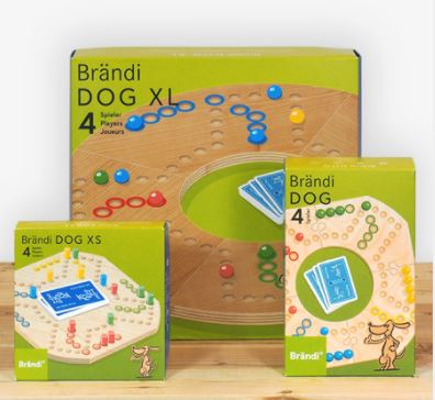 Brändi Dog Brettspiel Grundversion in der Schachtel | Teamspiel für 4 Spieler mit Karten & Murmeln Brändi
