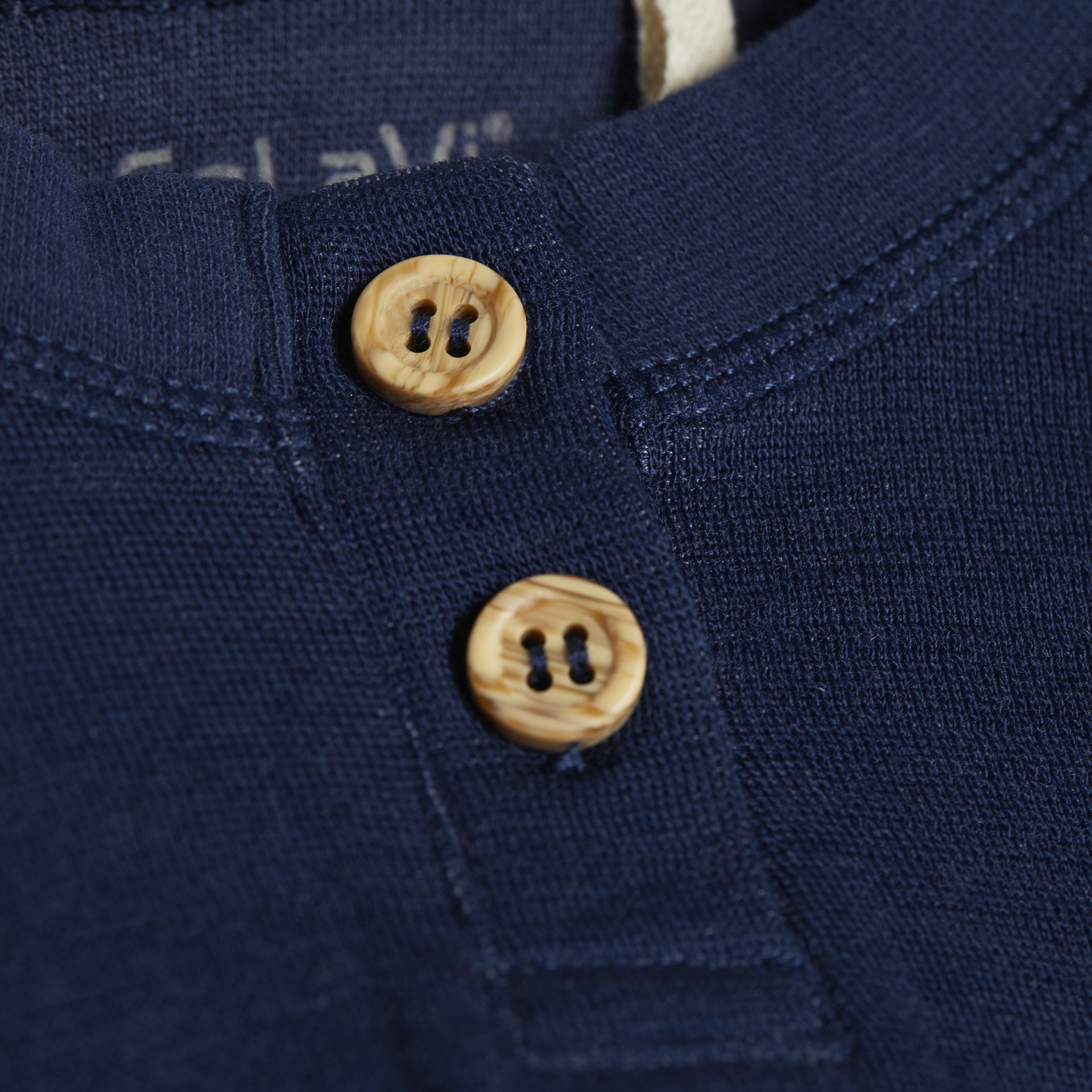 CeLaVi Langarm-Shirt Wolle/Bambusviskose - dunkelblau mit Knöpfen - Familienbande