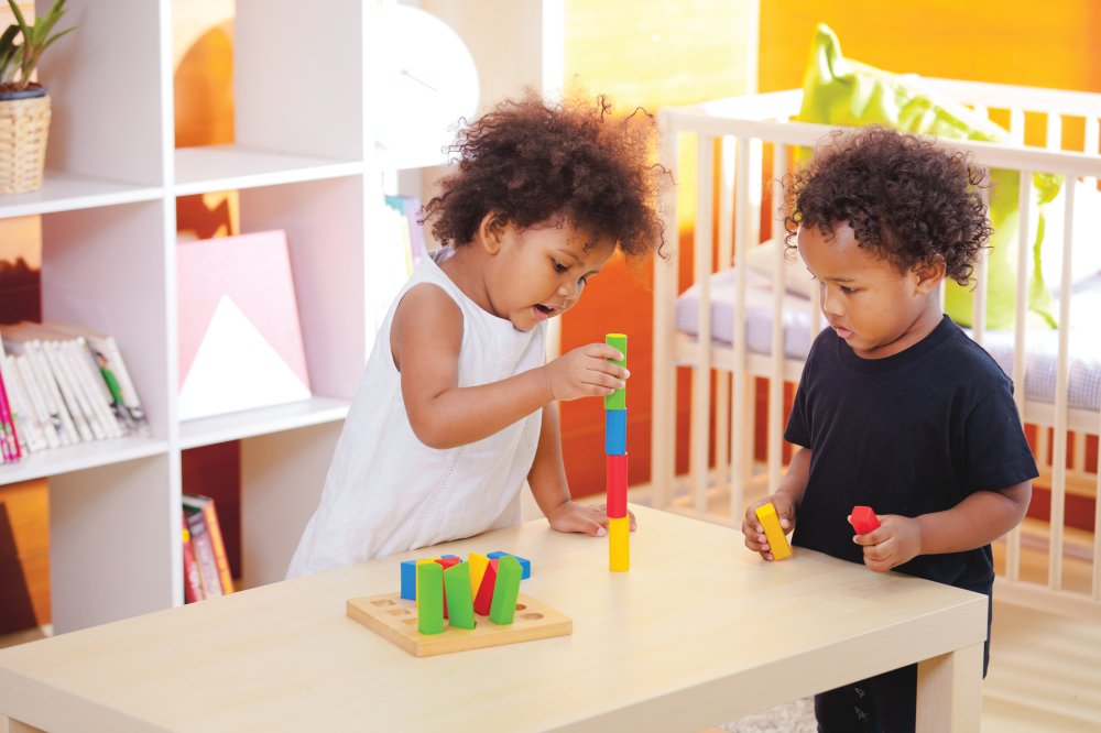 Plan Toys Lochbrett Geometrie Plan Toys