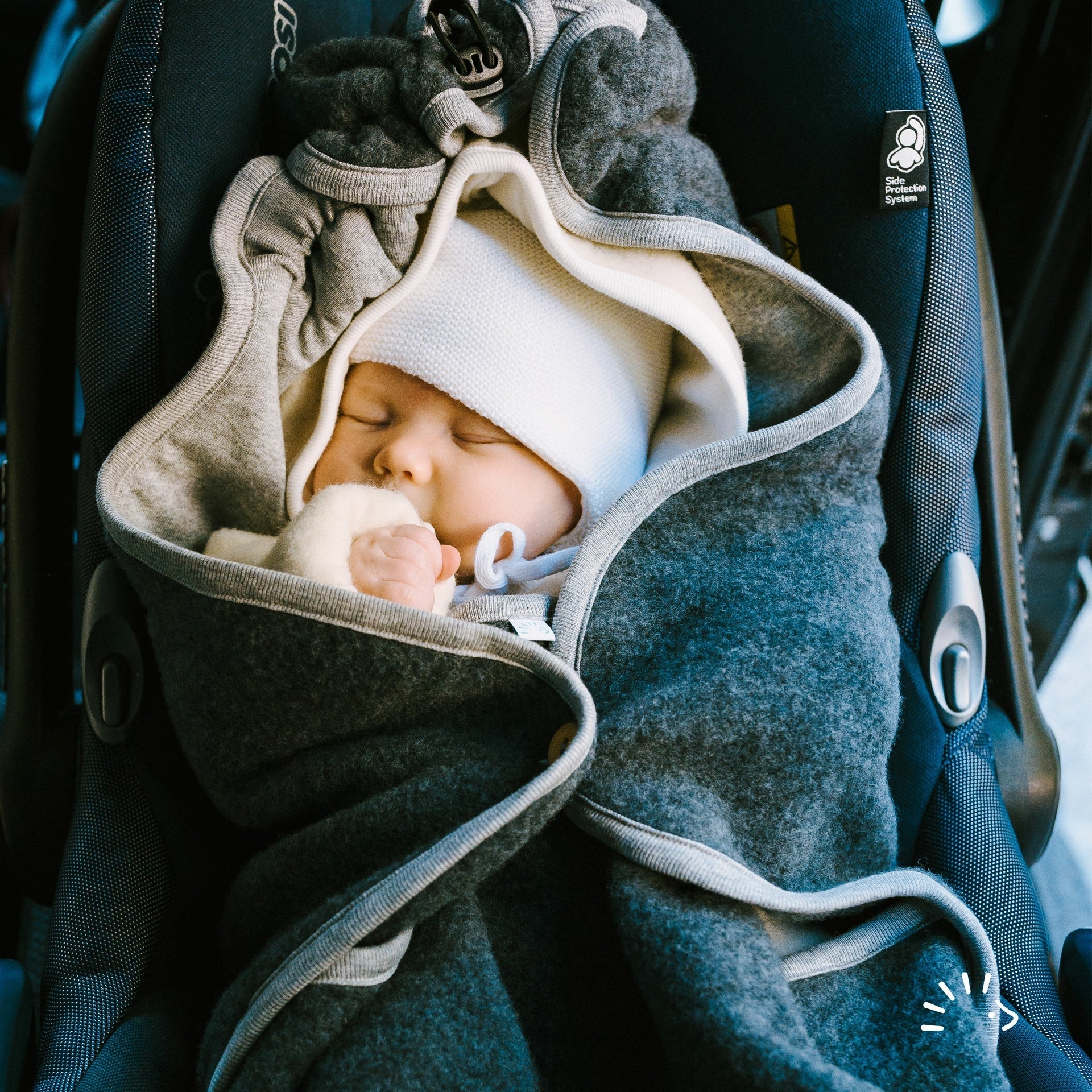 Popolini Einschlagdecke für Autositz - dunkelblau Popolini