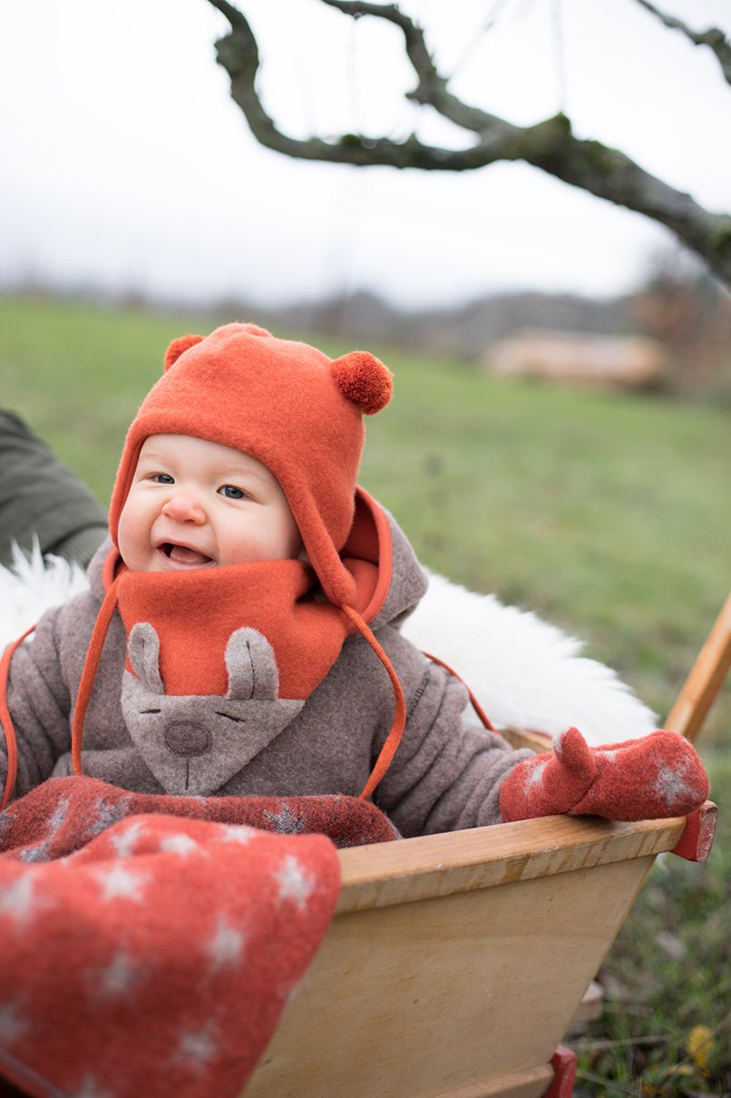 PurePure Baby Mütze mit 2 Bommel walnuss - Familienbande