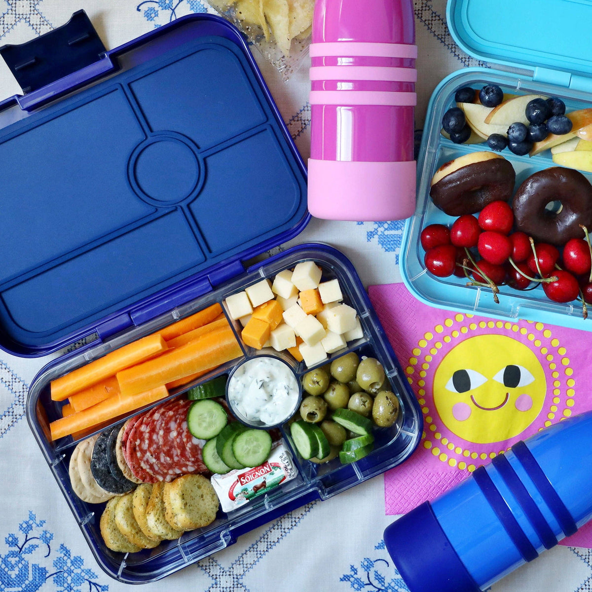 Yumbox Tapas - Auslaufsichere Bento-Box mit 4 oder 5 Fächern: Monte Carlo 5C with Clear Blue Tray Yumbox