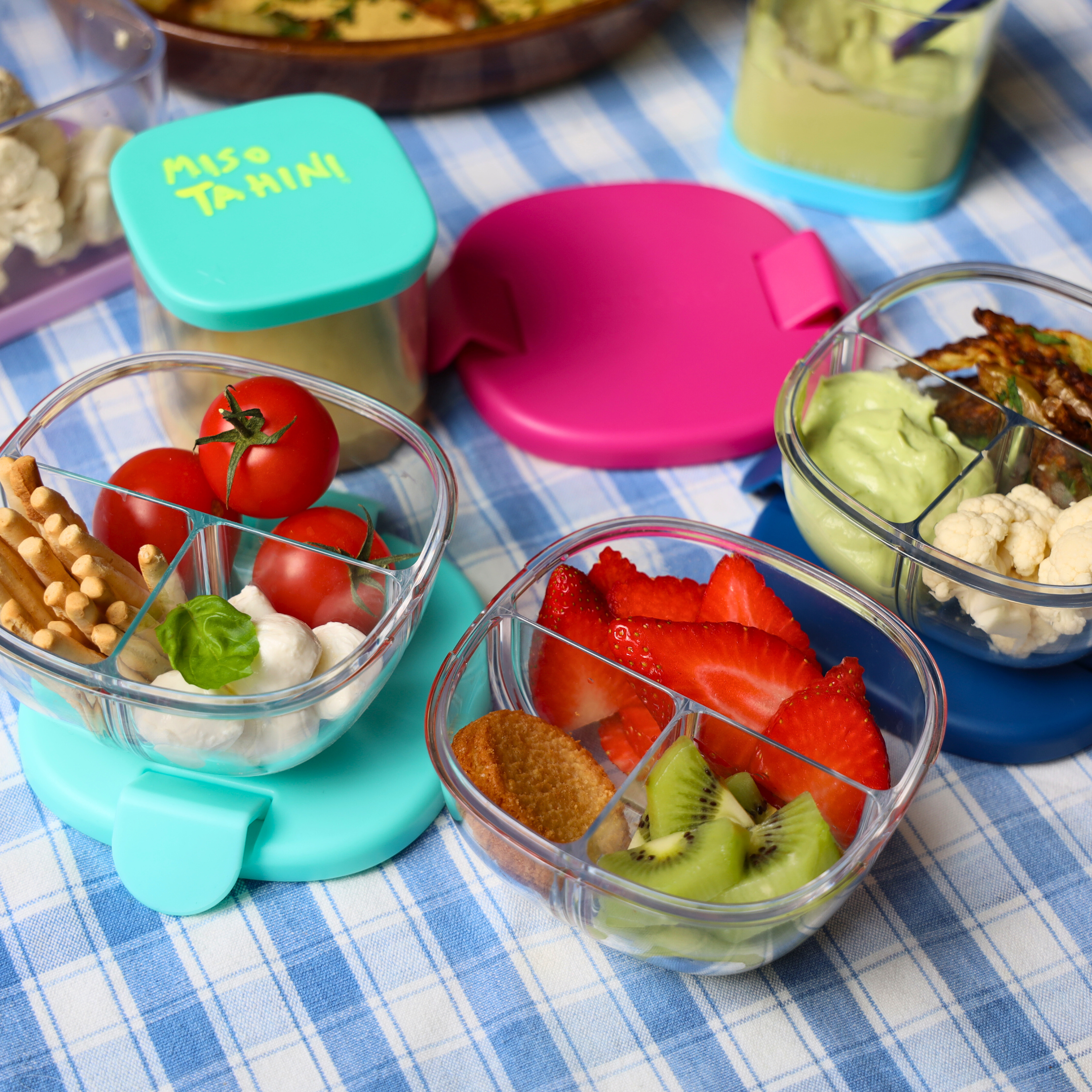 Auslaufsichere Snackschale mit 3 Fächern - Himbeerrosa Yumbox