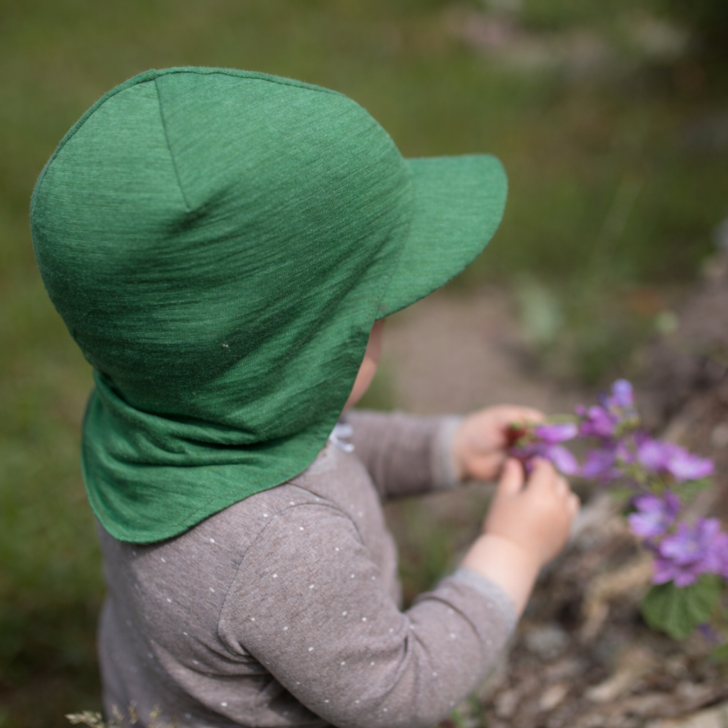 Sommerkappe waldgrün uni, Merinowolle & Seide (bio/GOTS): M (bis 46cm KU) Glückskind