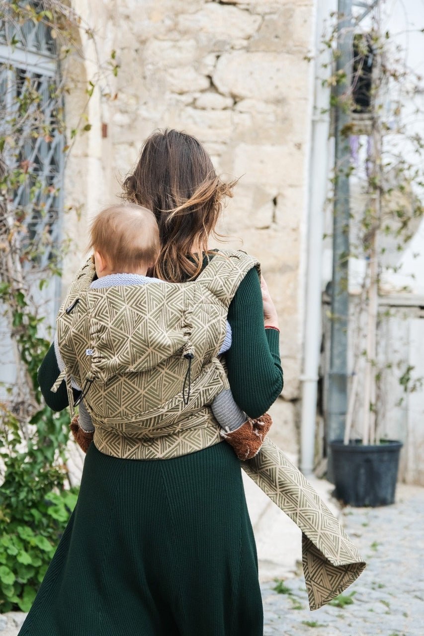 Neko Halfbuckle Carrier BabySize - Ceddar - Familienbande