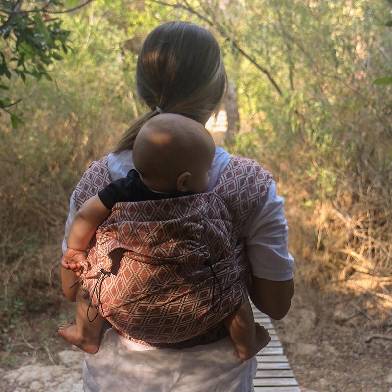 Neko Halfbuckle Carrier Toddler - Terracotta - Familienbande